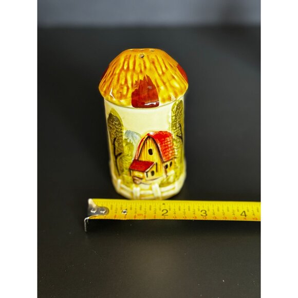 Vintage Country Farm Barn Salt & Pepper Shakers Hand Painted Ceramic Silo Design - Picture 8 of 12